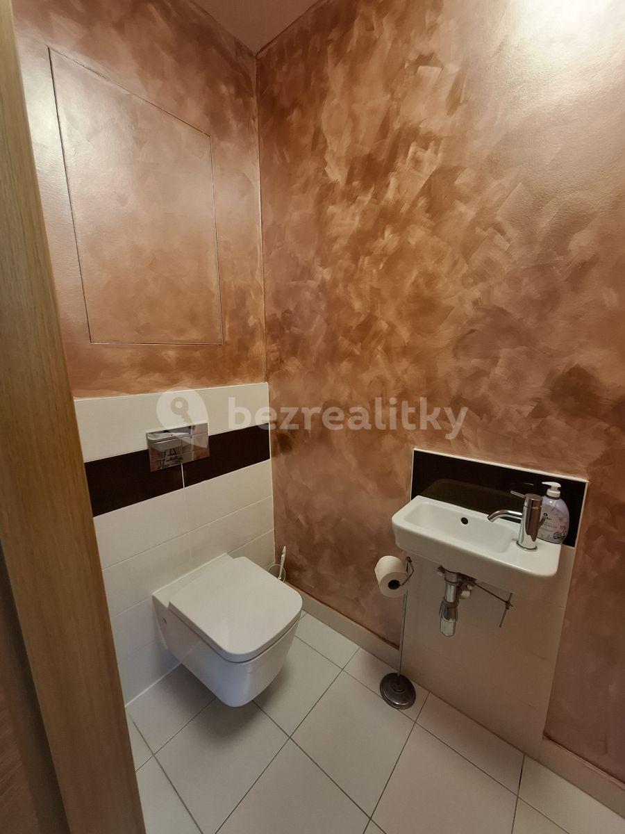 2 bedroom with open-plan kitchen flat to rent, 74 m², Landererova, Bratislava - mestská časť Staré Mesto, Bratislavský Region