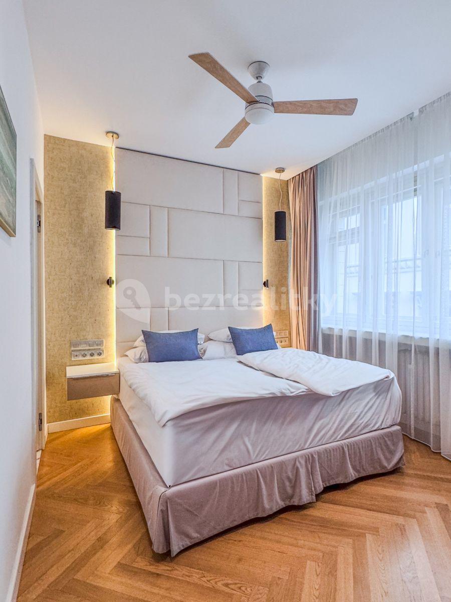 1 bedroom with open-plan kitchen flat to rent, 46 m², Rybná, Prague, Prague