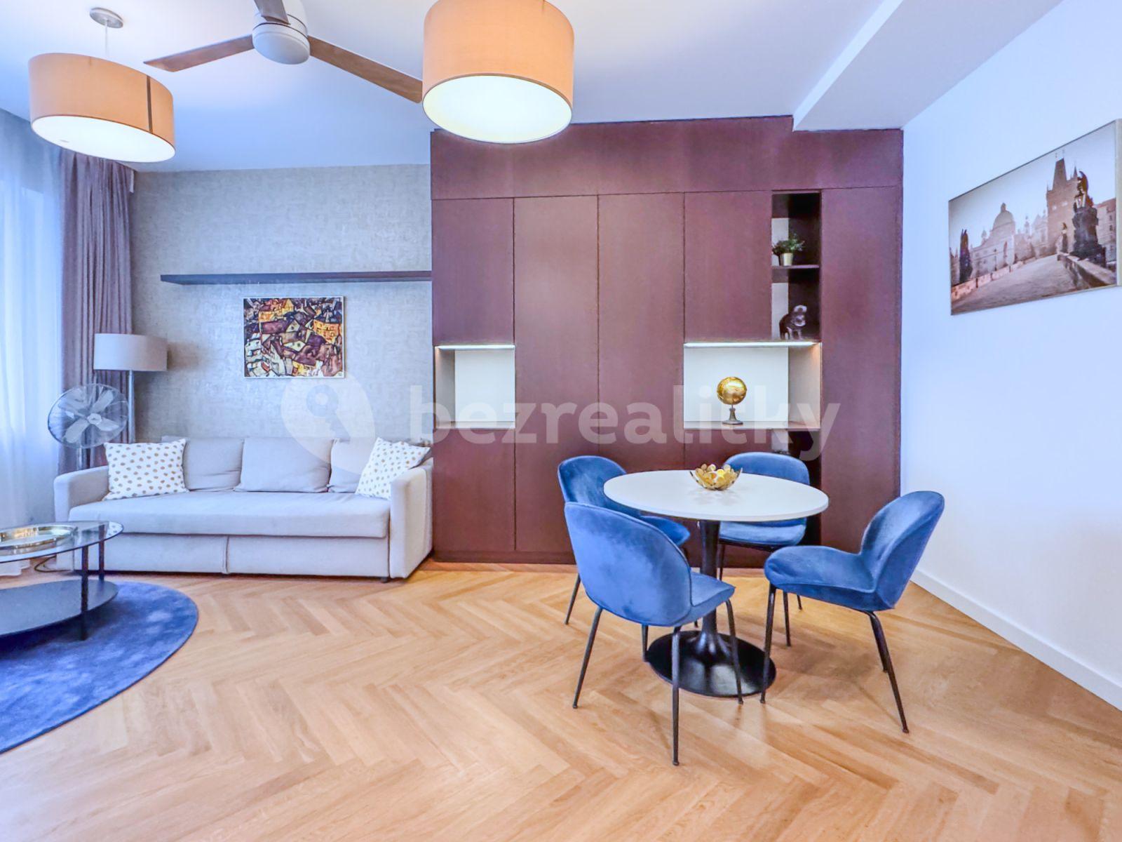 5 bedroom flat to rent, 112 m², Rybná, Prague, Prague