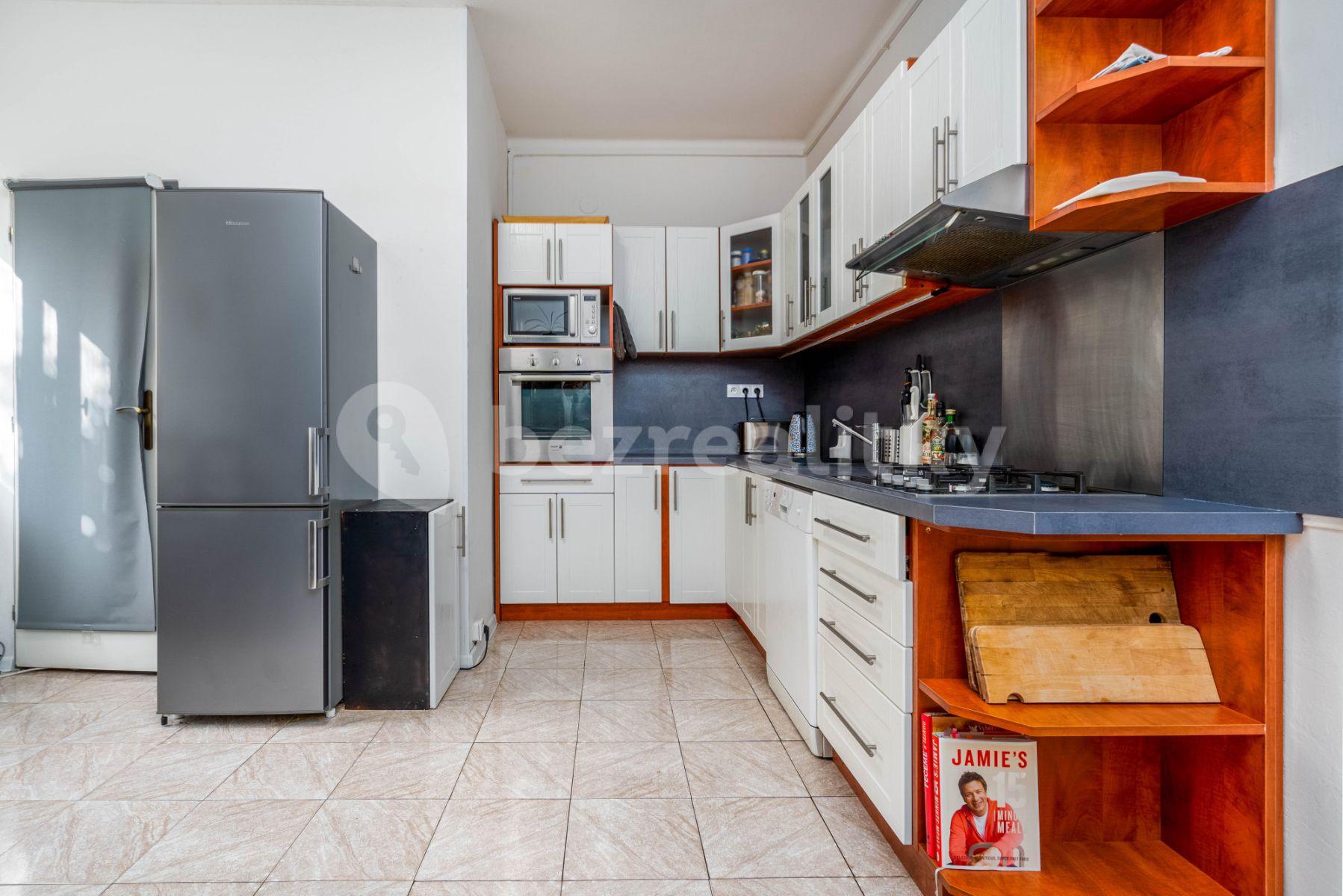 4 bedroom flat to rent, 100 m², Jiřinková, Prague, Prague