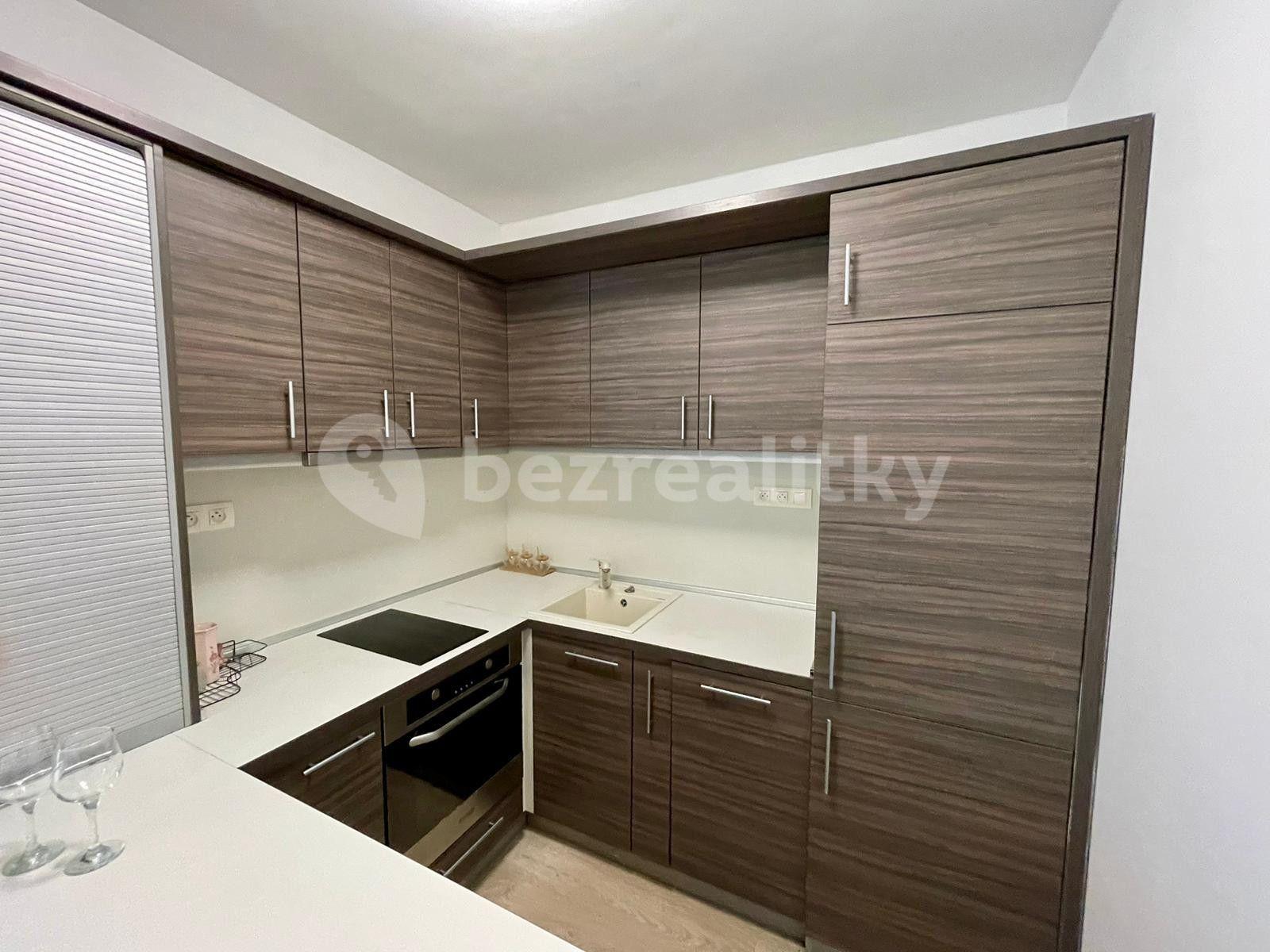 4 bedroom flat to rent, 62 m², Bosákova, Petržalka, Bratislavský Region