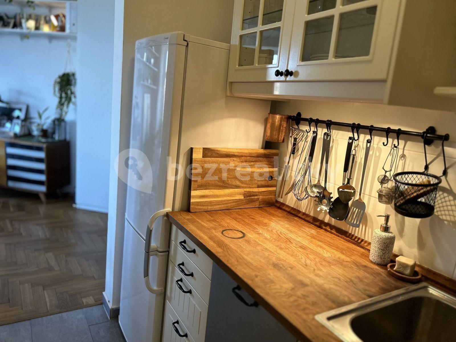 2 bedroom flat to rent, 49 m², Lumírova, Prague, Prague