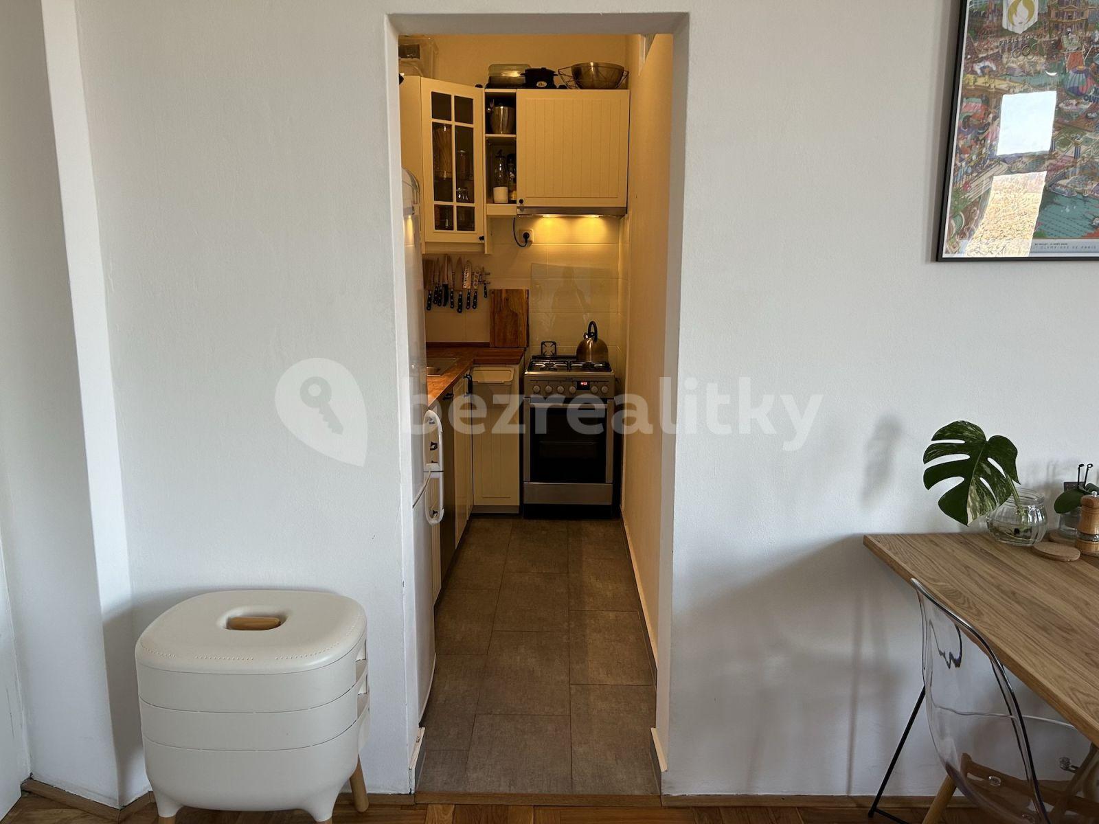 2 bedroom flat to rent, 49 m², Lumírova, Prague, Prague