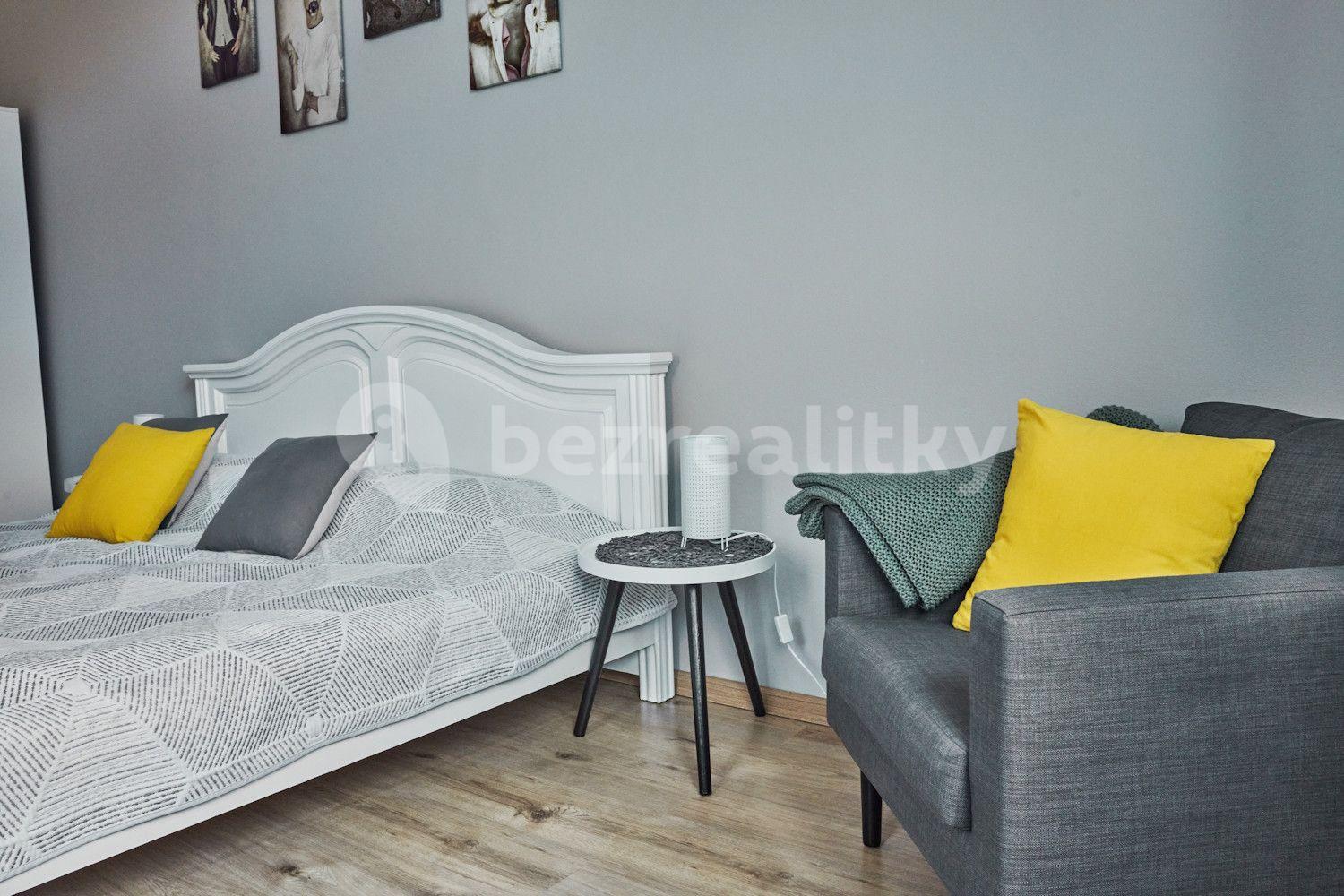 Studio flat to rent, 40 m², V. Nejedlého, Prague, Prague