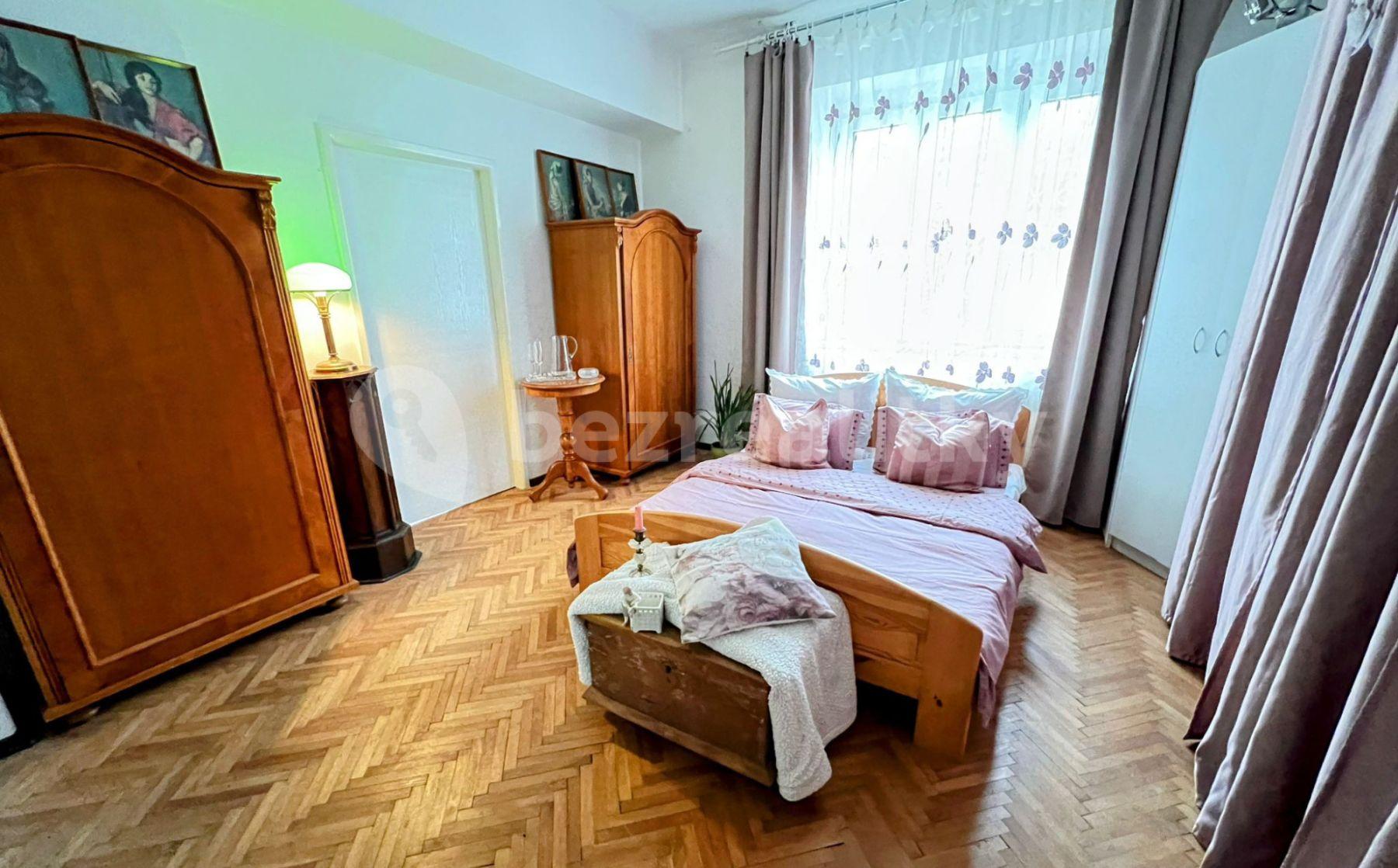 3 bedroom flat to rent, 85 m², Pod Štěpem, Prague, Prague