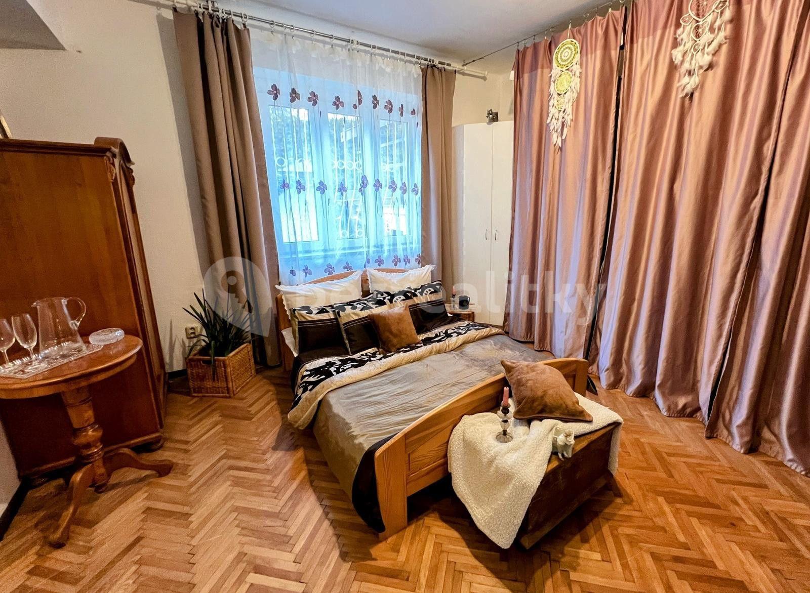 3 bedroom flat to rent, 85 m², Pod Štěpem, Prague, Prague