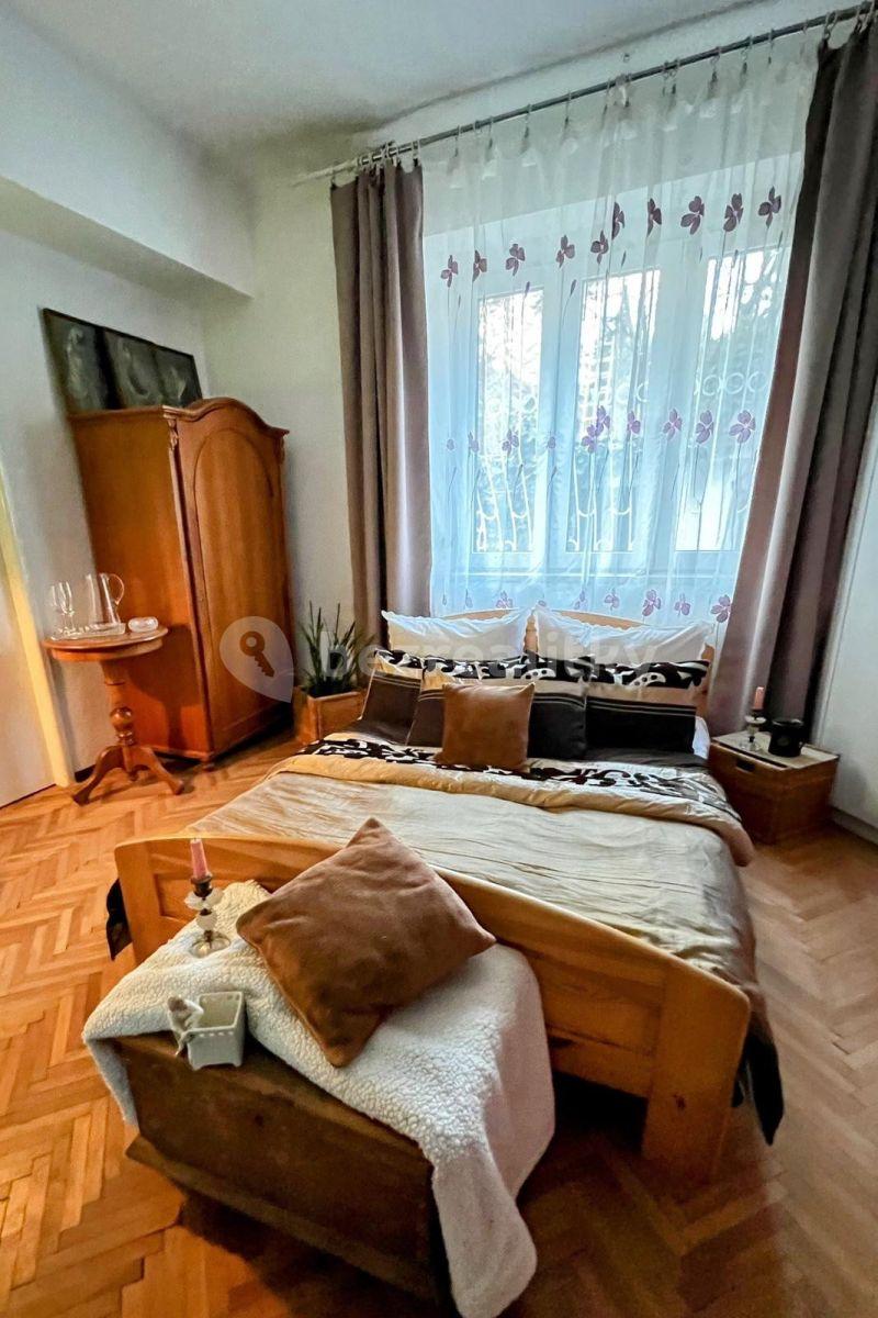 3 bedroom flat to rent, 85 m², Pod Štěpem, Prague, Prague