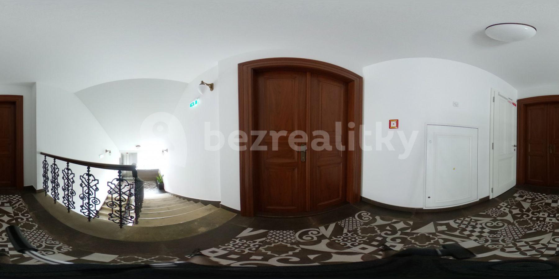 Studio flat to rent, 30 m², Legerova, Prague, Prague