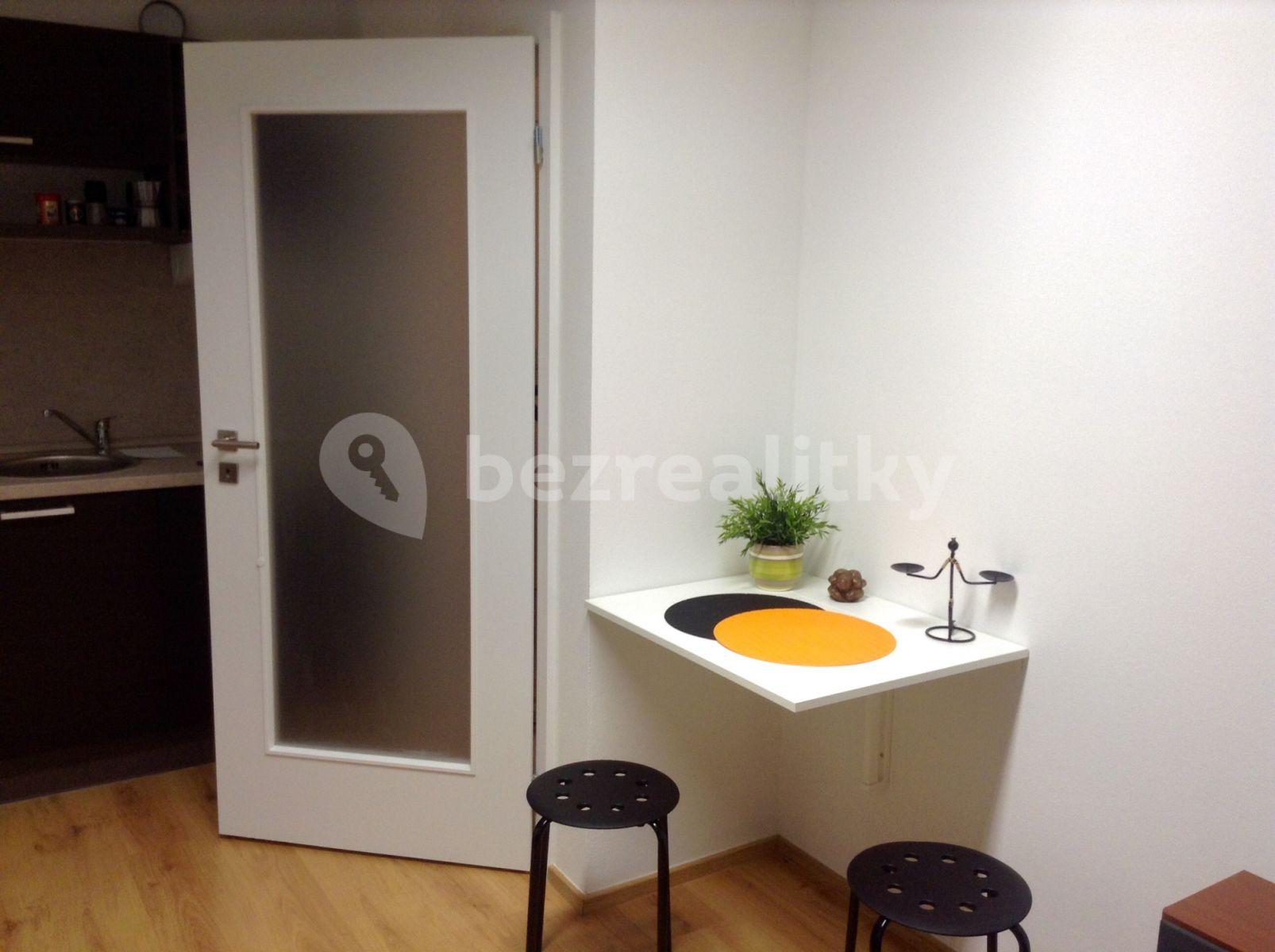 2 bedroom flat to rent, 35 m², Dvacátého osmého pluku, Prague, Prague