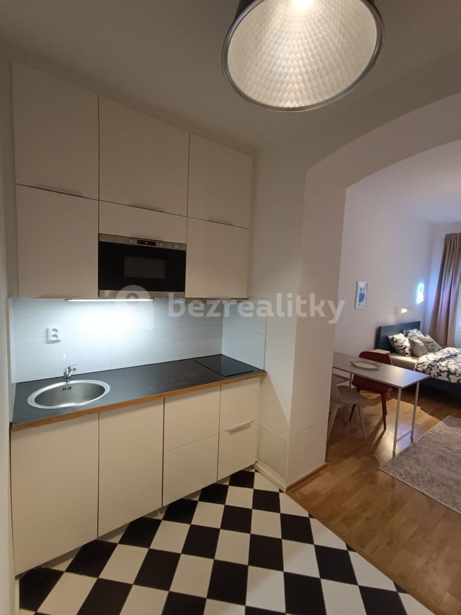 Studio flat to rent, 33 m², Milíčova, Prague, Prague