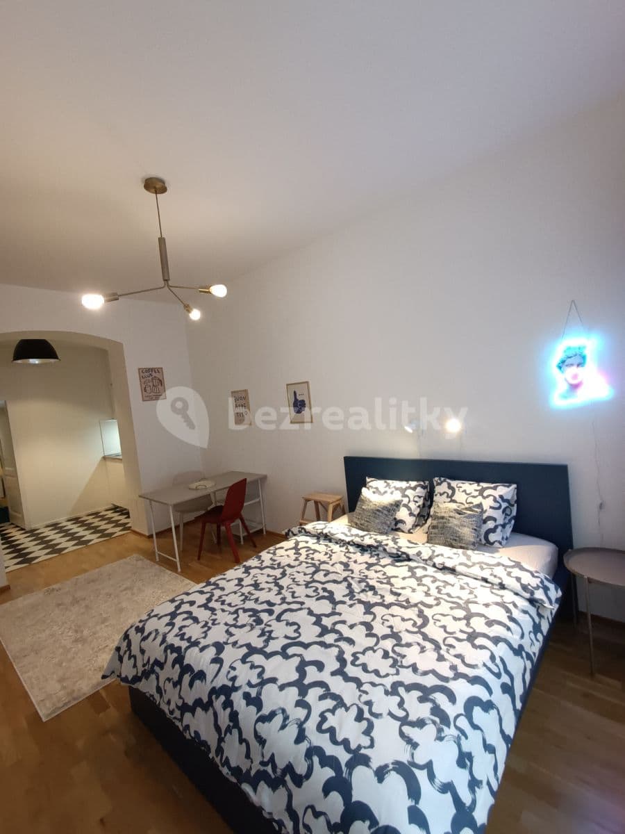 Studio flat to rent, 33 m², Milíčova, Prague, Prague