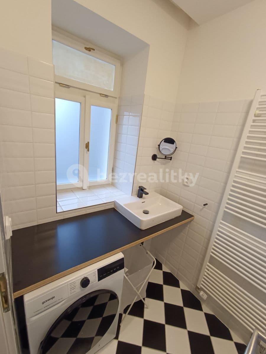 Studio flat to rent, 33 m², Milíčova, Prague, Prague