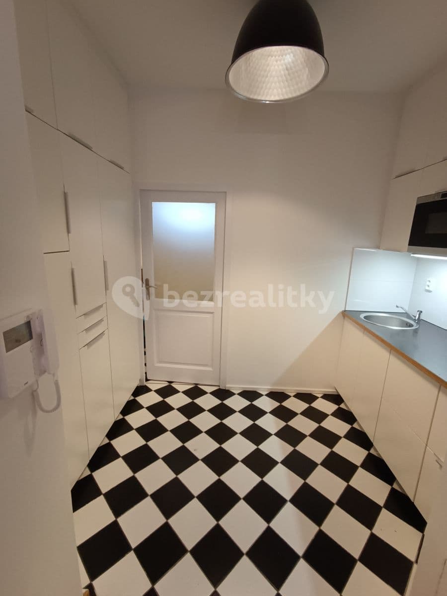 Studio flat to rent, 33 m², Milíčova, Prague, Prague