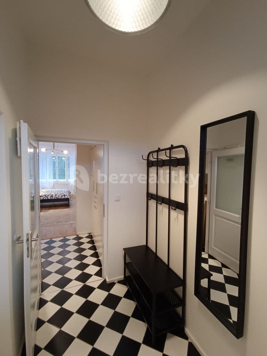 Studio flat to rent, 33 m², Milíčova, Prague, Prague