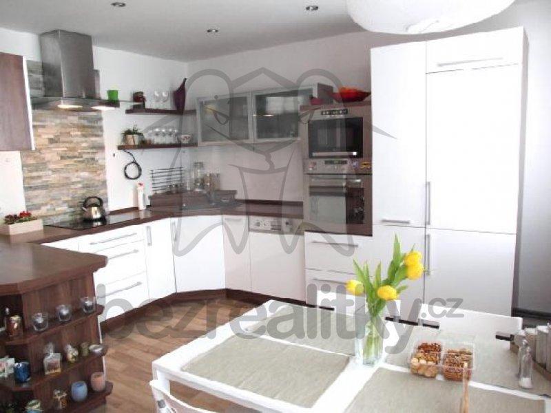 3 bedroom flat to rent, 78 m², Kosmonautů, Mělník, Středočeský Region