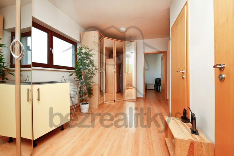 2 bedroom with open-plan kitchen flat to rent, 84 m², Osadní, Prague, Prague