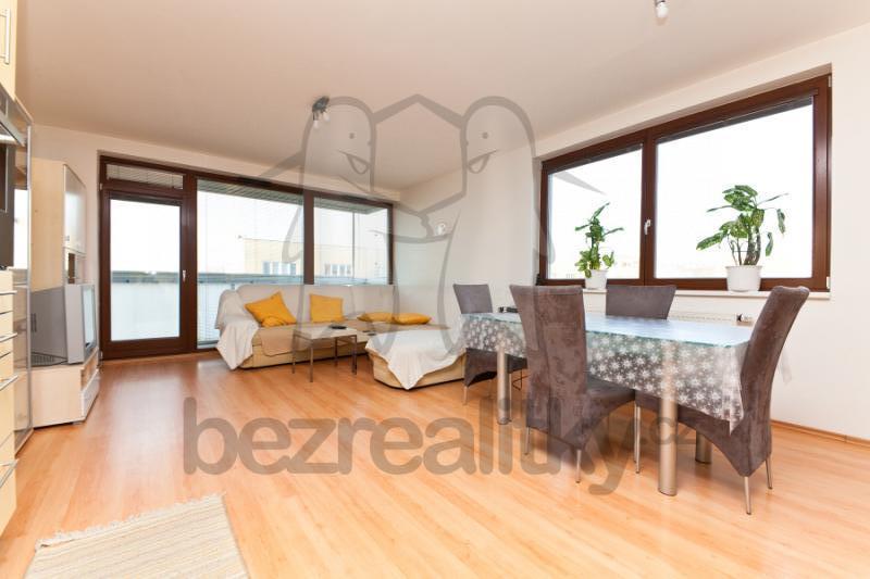 2 bedroom with open-plan kitchen flat to rent, 84 m², Osadní, Prague, Prague