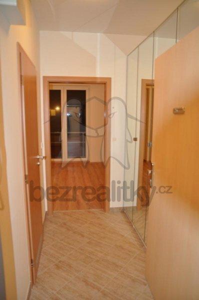 Small studio flat to rent, 34 m², Sicherova, Prague, Prague