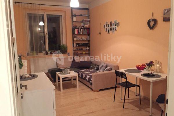 1 bedroom with open-plan kitchen flat to rent, 46 m², Dvorecké náměstí, Praha