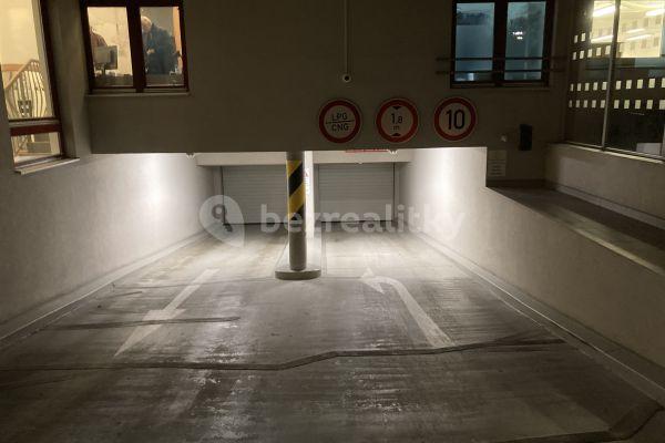 garage to rent, 15 m², Panuškova, 