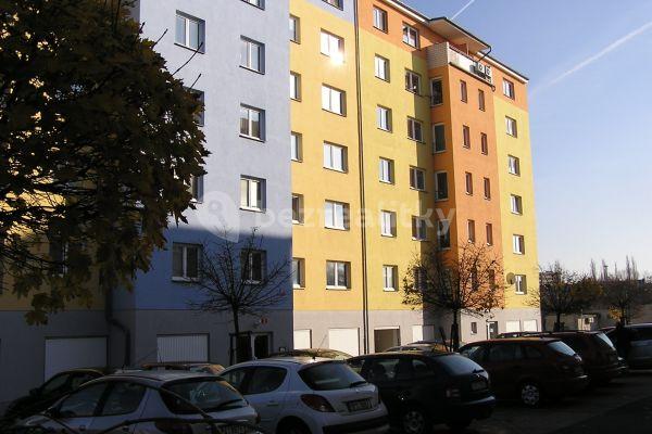 1 bedroom with open-plan kitchen flat to rent, 61 m², Malesická, 