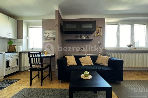 Studio flat to rent, 34 m², Jeseniova, 