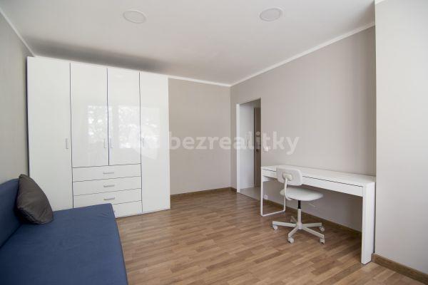 Studio flat to rent, 27 m², Bartákova, Praha 4