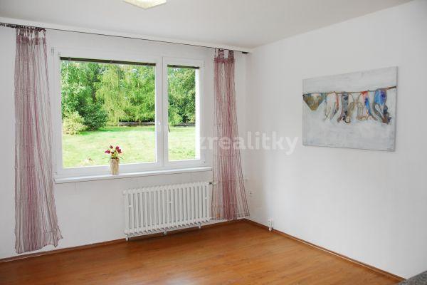 Studio flat to rent, 25 m², Na Výšině, 