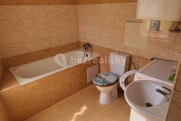 Studio flat to rent, 34 m², Bohnická, Praha