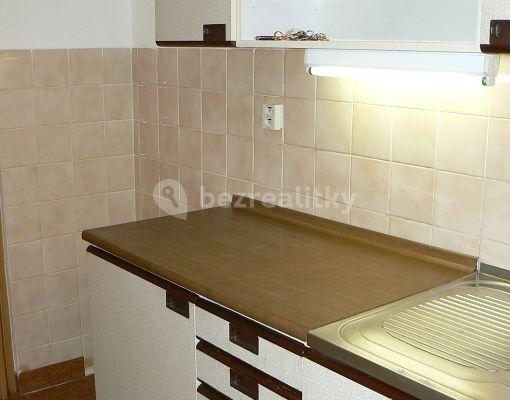 3 bedroom with open-plan kitchen flat to rent, 75 m², Kloboučnická, Praha 4