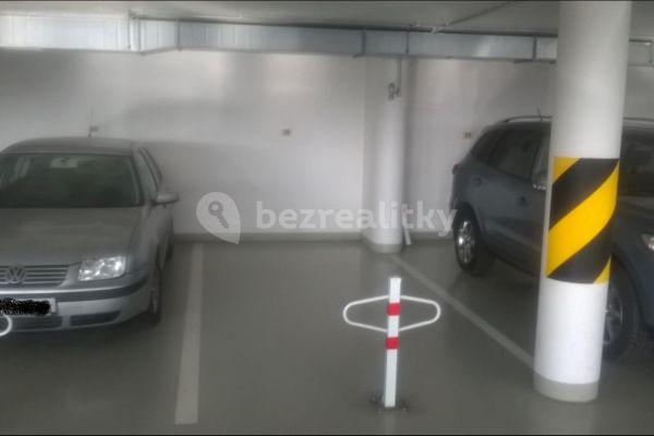 garage to rent, 14 m², V Dolině, Praha 10