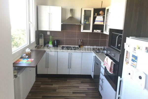 3 bedroom flat to rent, 66 m², Josefa Skupy, 