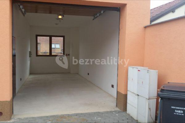 garage to rent, 35 m², Kroupova, Brno-Starý Lískovec