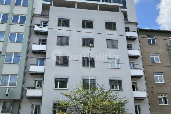 3 bedroom flat to rent, 61 m², Merhautova, Brno