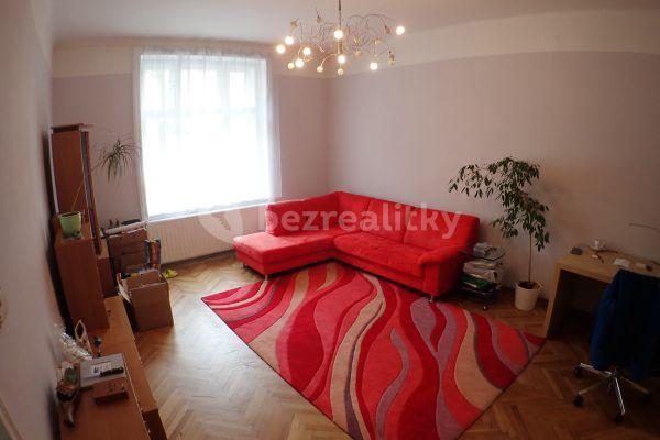 3 bedroom with open-plan kitchen flat to rent, 108 m², Sudoměřská, Praha