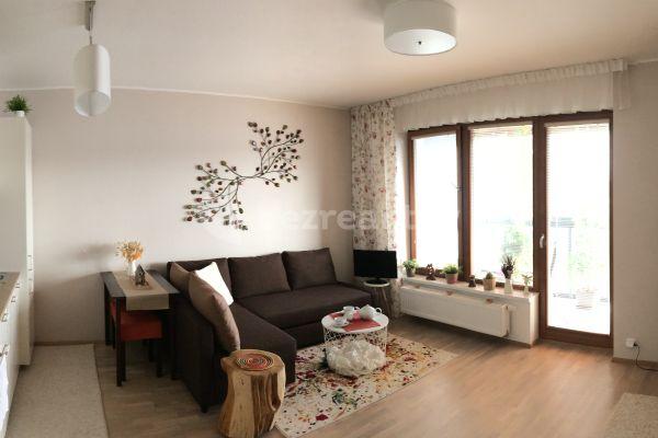 Studio flat to rent, 34 m², Plzeňská, Hlavní město Praha