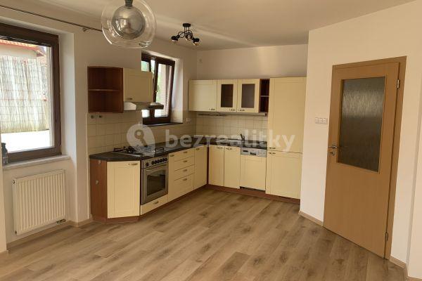 1 bedroom with open-plan kitchen flat to rent, 52 m², náměstí Svobody, Úvaly