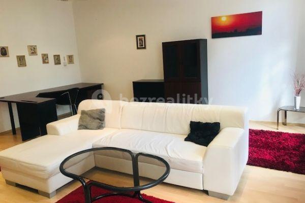 3 bedroom flat to rent, 125 m², Husova tř., České Budějovice