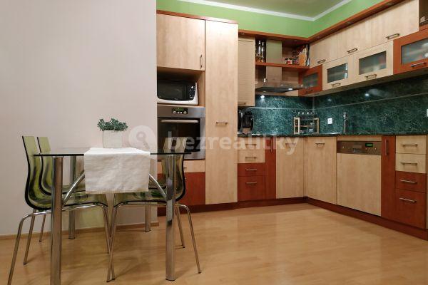 2 bedroom with open-plan kitchen flat to rent, 90 m², Krasická, Prostějov