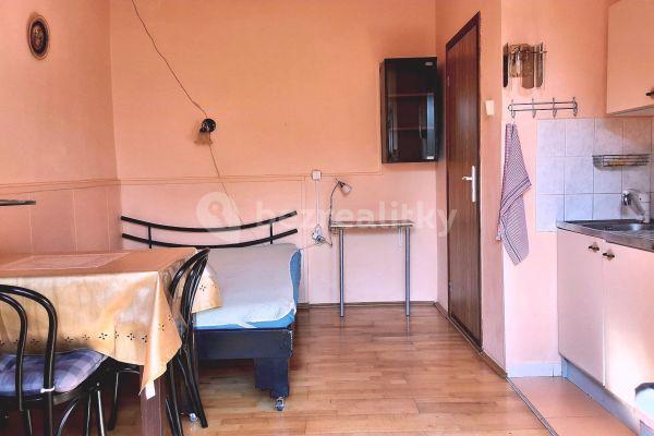 Small studio flat to rent, 20 m², Pelnářova, Hlavní město Praha