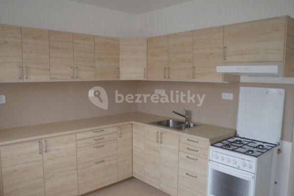 3 bedroom flat to rent, 72 m², Brožíkova, Hradec Králové, Královéhradecký Region