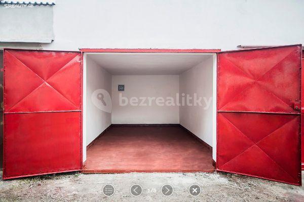 garage to rent, 18 m², Na Hutmance, Praha