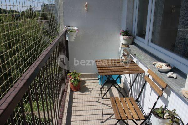 3 bedroom flat to rent, 70 m², Zárybská, Praha