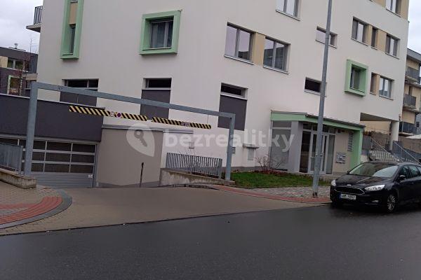 garage to rent, 13 m², Olgy Havlové, Praha