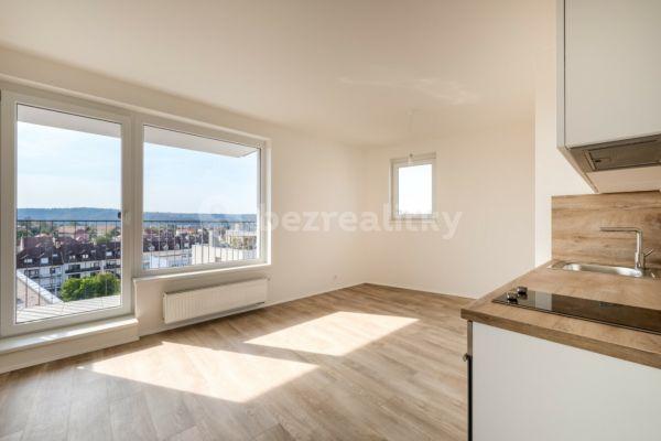 Studio flat to rent, 38 m², Československého exilu, Praha