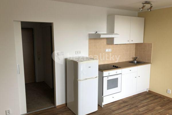 Small studio flat to rent, 26 m², Písnická, Praha