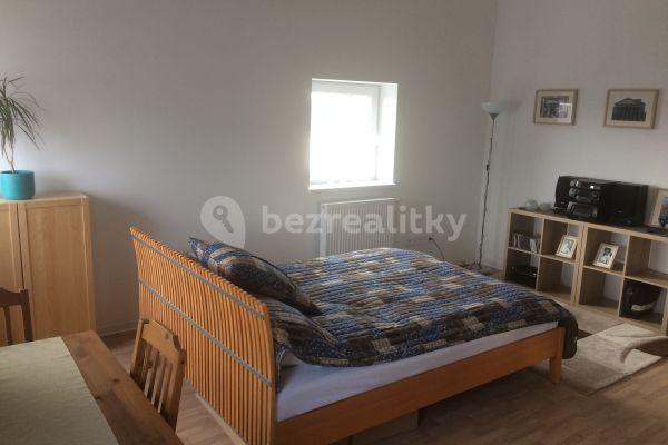 Studio flat to rent, 45 m², Ke kříži, Uhříněves