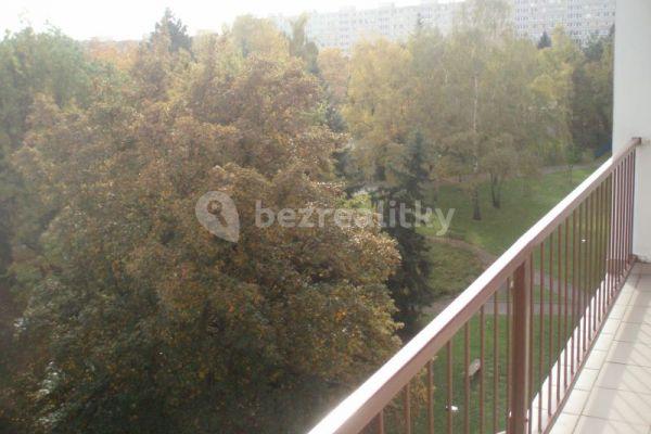 4 bedroom flat to rent, 68 m², Mimoňská, Praha