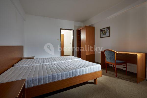 Small studio flat to rent, 15 m², Klánova, Praha