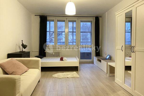 3 bedroom flat to rent, 16 m², Voskovcova, Praha